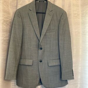 Pronto Uomo Men's Classic Grey Two-Button Suit Jacket. 42R, 2 Ties With It.